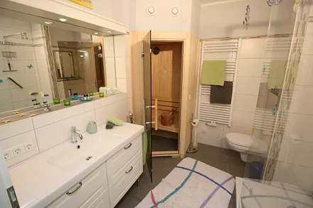 Bad mit eigener Sauna