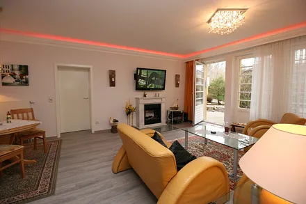 Wohnbereich mit  Ausgang auf die Terrasse