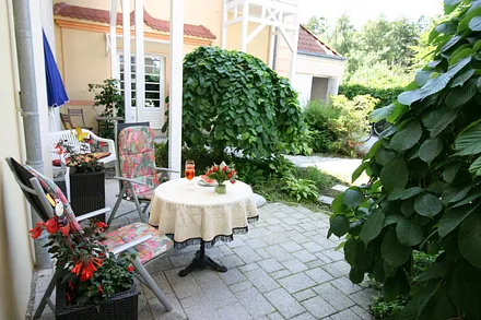 kleine gemütliche Terrasse