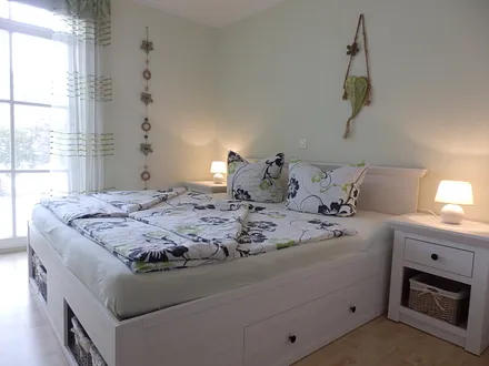 Schlafzimmer mit Meerblick