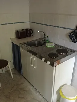 Küche mit Kochgelegenheit 