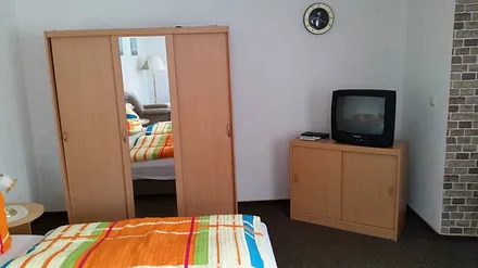 kombinierter  Wohn- Schlafzimmer