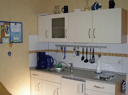 Küchenzeile löffelfertig eingerichtet jetzt mit Ceranfeld 