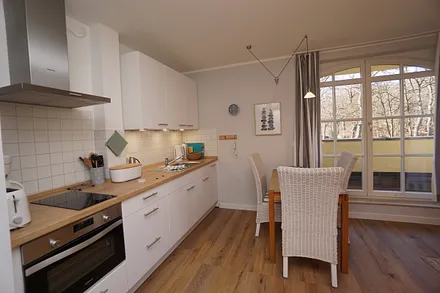 Essplatz an der großen Balkontür 