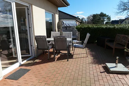 Terrasse für die EG-Wohnung