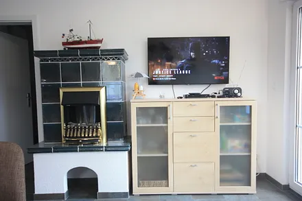 37" Smart-TV, Blue-Ray Player, Radio UkW