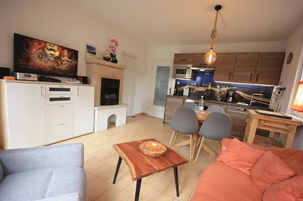 Kamin mit 43" Smart-TV