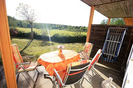 Sonnenuntergang von der Terrasse beobachten