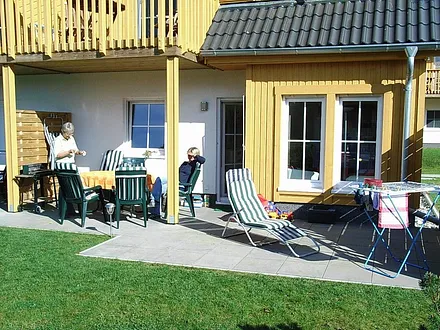 Süd-west Terrasse mit Blick ins Grüne