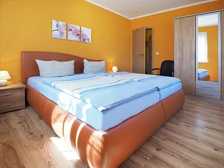 Grßes Schlafzimmer mit 200*180 Bett