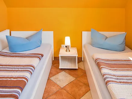 Kinderzimmer mit Einzelbetten 90x200