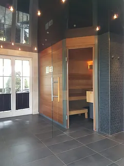 Sauna sowie Infrarotkabine im  Nebengebäude