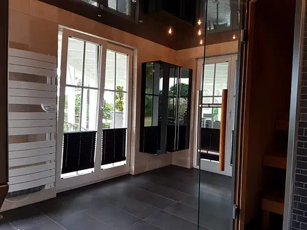 Sauna sowie Infrarotkabine im Nebengebäude 