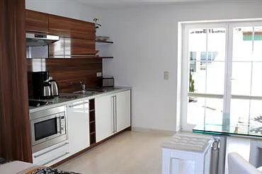 moderne Einbauküche, komplett ausgestattet