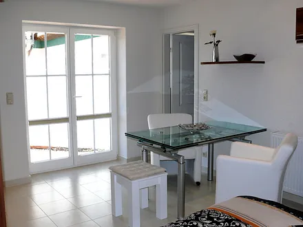 Eßgruppe im Wohn- und Eßzimmer