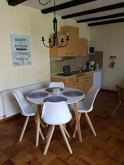 Wohnbereich, Küchenzeile, Geschirrspüler