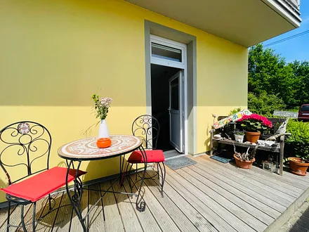 Terrasse vor dem Zimmer