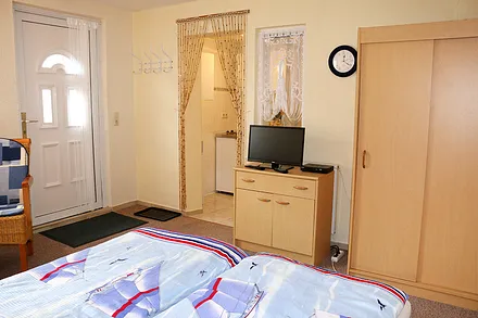 Sat-TV und Kleiderschrank