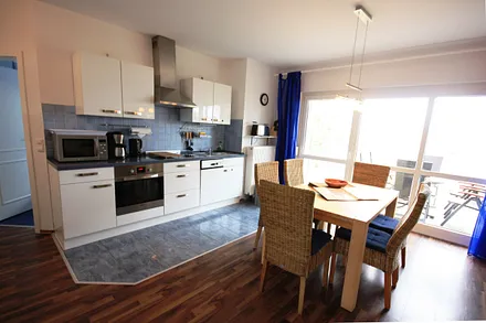 Wohnzimmer mit Eßbereich