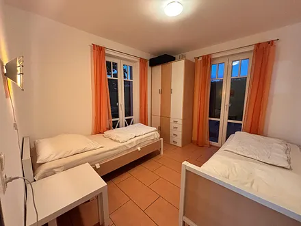 2. Schlafzimmer
