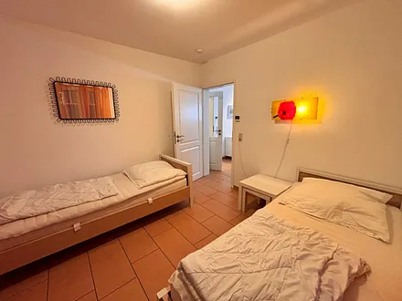2. Schlafzimmer (2 Einzelbetten 90x200)