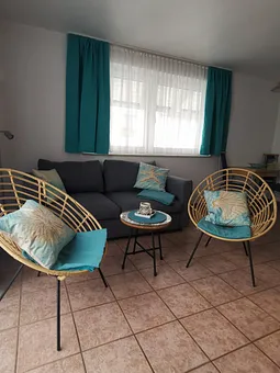 Wohnzimmer der Ferienwohnung Usedom mit Schlafcouch