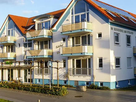 Blick vom Damm auf die FeWo-Anlage