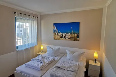 Schlafzimmer mit Doppelbett 180 x 200 cm