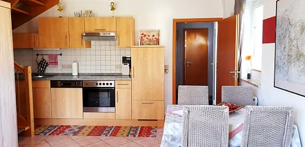 Küchenbereich mit Essecke