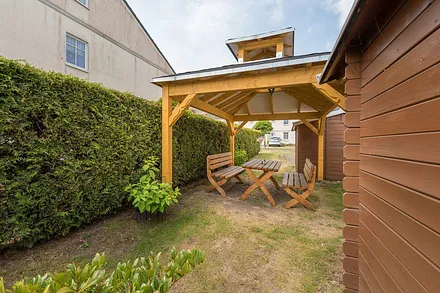 Grillplatz und Fahrradschuppen