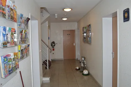 Eingangsbereich mit Info