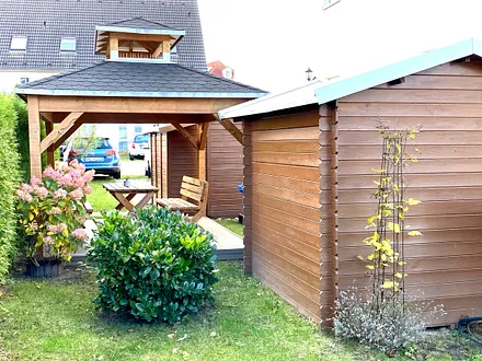 Grillplatz und Fahrradschuppen