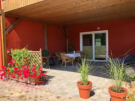 überdachte Terrasse