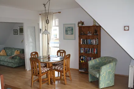 Wohnzimmer mit Essplatz