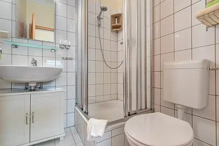 Bad mit DU/WC & Fön