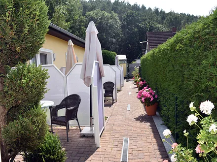 Terrassen der Wohnungen 1-4