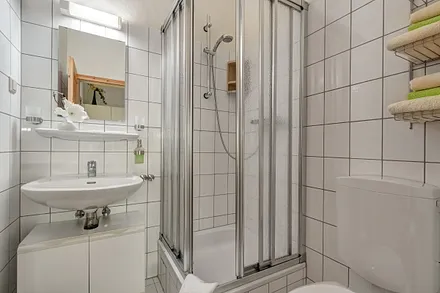 Bad mit DU/WC und Fön