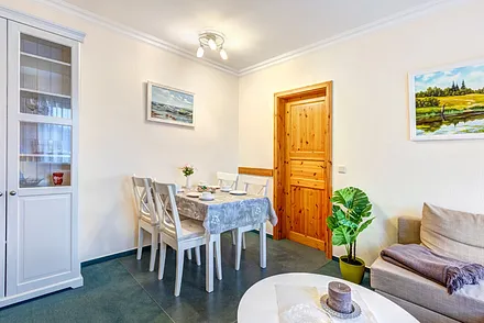 Wohnzimmer mit Essplatz