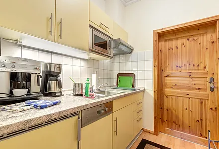 separate Küche inkl. Spülmaschine