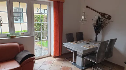 Essbereich,Tür zur Terrasse