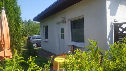 Ferienhaus mit Terrasse und Parkplatz