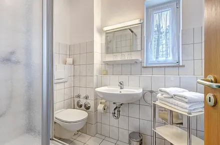 Tageslichtbad mit Dusche/WC, Fön