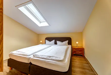 Schlafzimmer II mit Verdunklungsjalousie