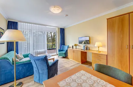 Wohnzimmer mit Flat-TV