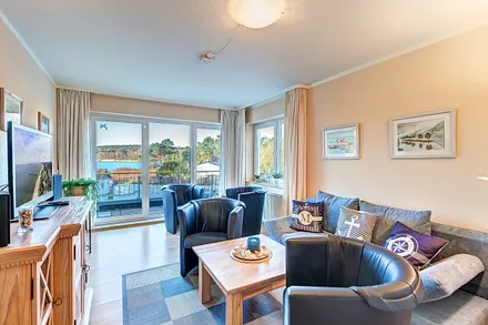 Südbalkon mit Blick zum Schloonsee