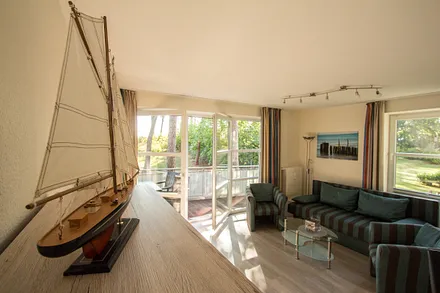 Wohnbereich mit ausziehbarer Couch