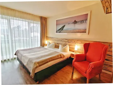 Schlafzimmer mit Doppelbett, kann auch als 2 Einzelbetten gestellt werden, Flat-TV