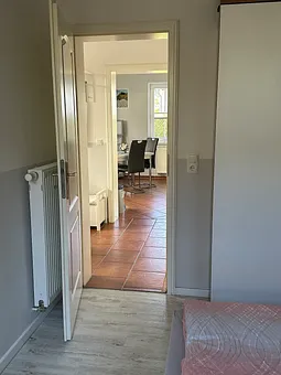 Blick vom Schlafzimmer zur Wohnküche