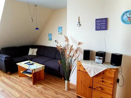 Wohnzimmerecke mit Blick auf den Zickersee und den Greifswalder Bodden/Ostsee.