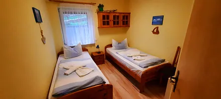 Schlafzimmer mit zwei große Einzelbetten
